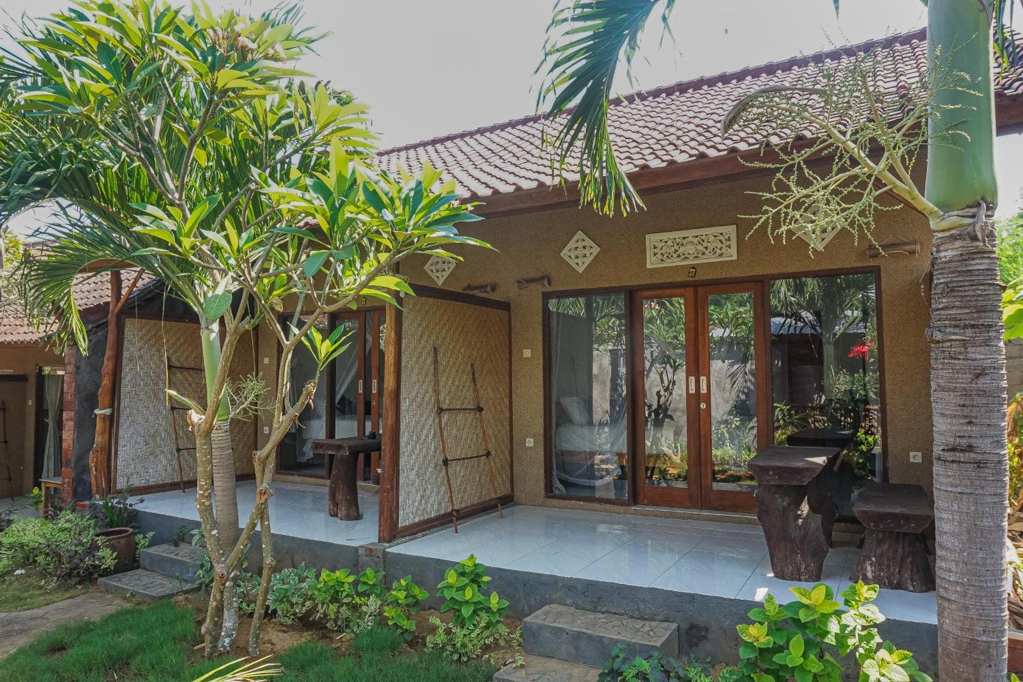 Made Taro - Menjangan Homestay Banyuwedang Екстериор снимка